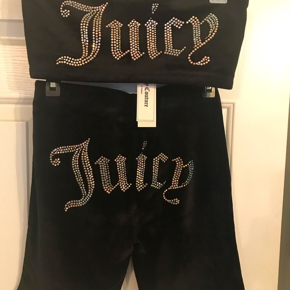 Two piece Black Velvety juicy Couture 🔥🥰